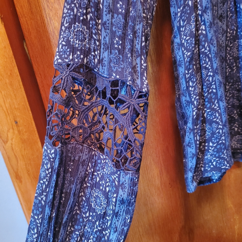 Blue Hollister Long Sleeve Blouse - Picture 4 of 6